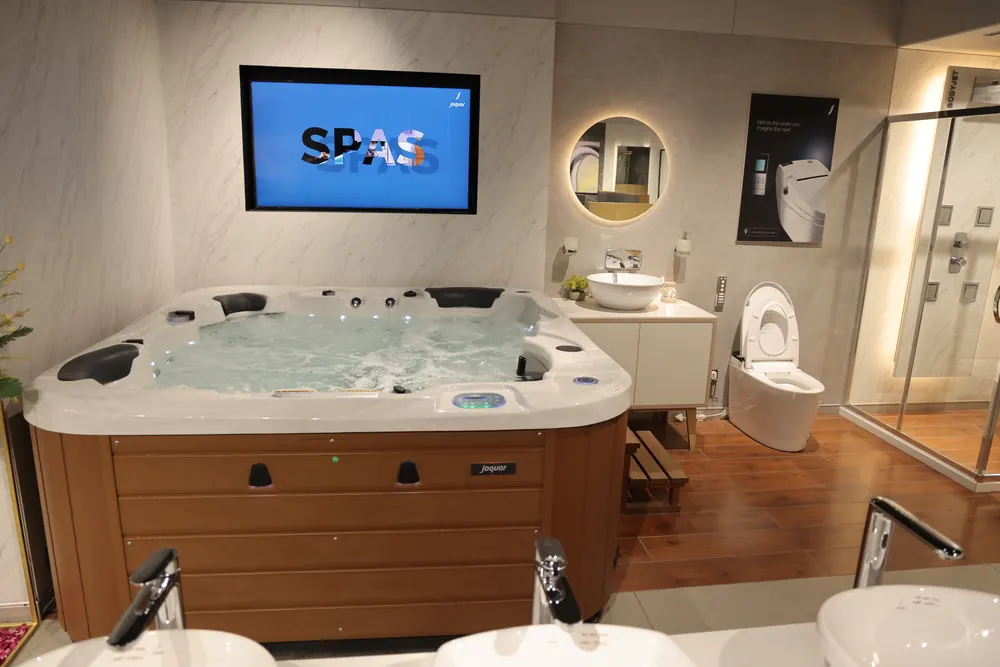 Jaquar spa and jacuzzi display at BGH
