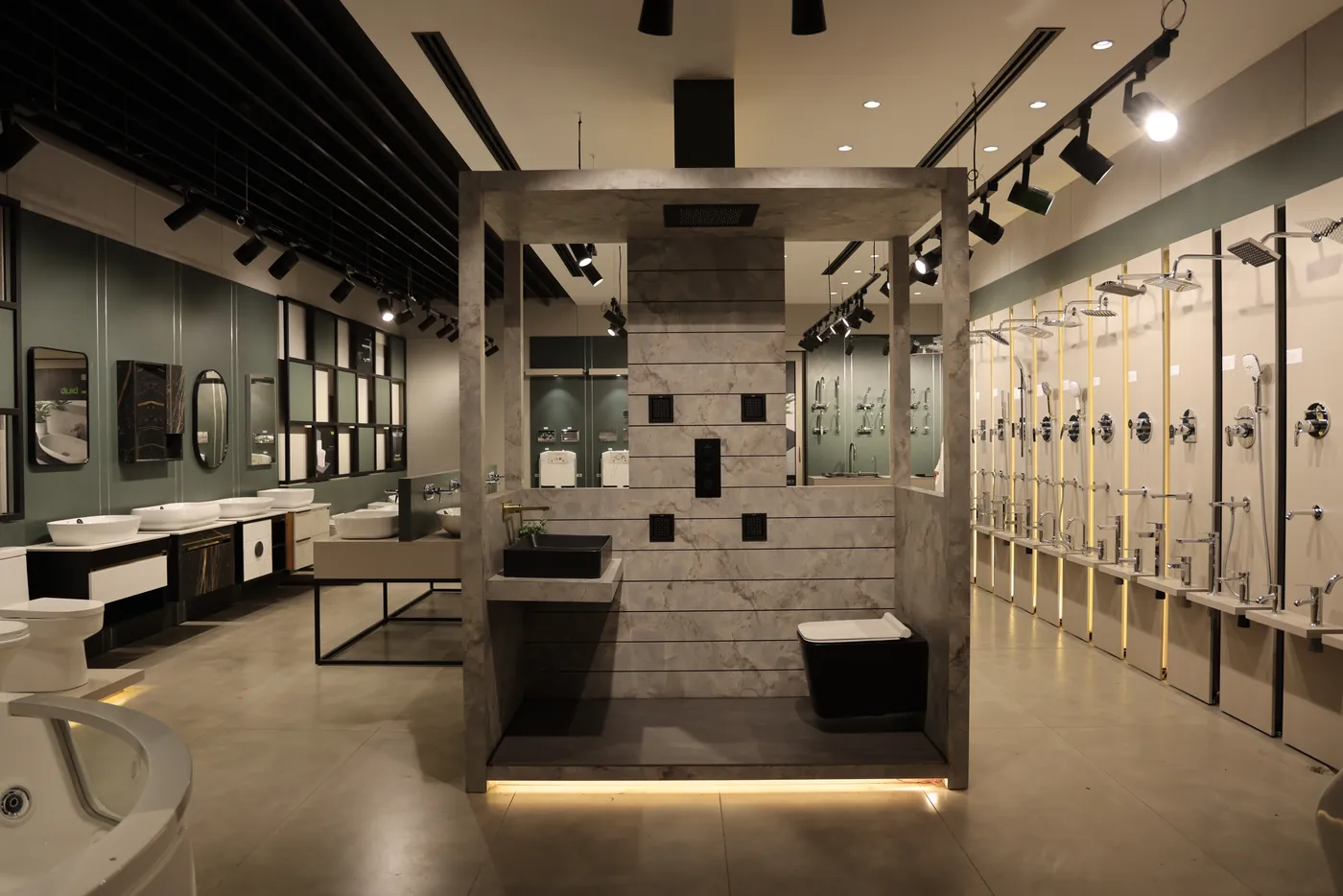 BGH showroom floor with fittings and sanitaryware displays